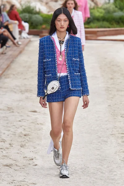 Look 37